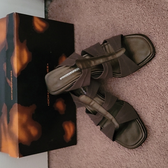 Donald J. Pliner Shoes - Donald J. Pliner Vintage 'Darya' sandal 7